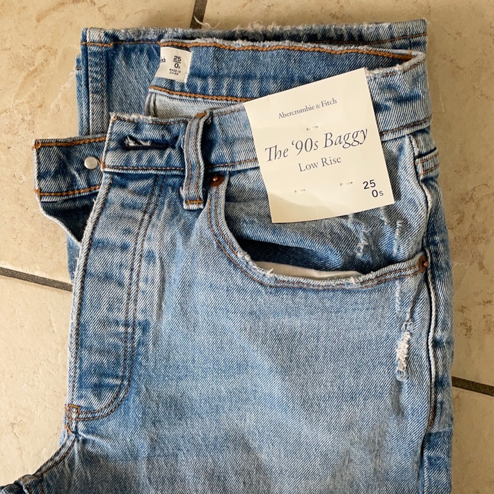 90s baggy low rise jeans